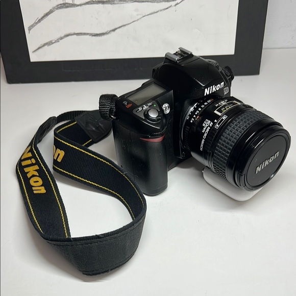 Nikon D70Nikor 60mm AF Micro 1:2.8 Lens Case